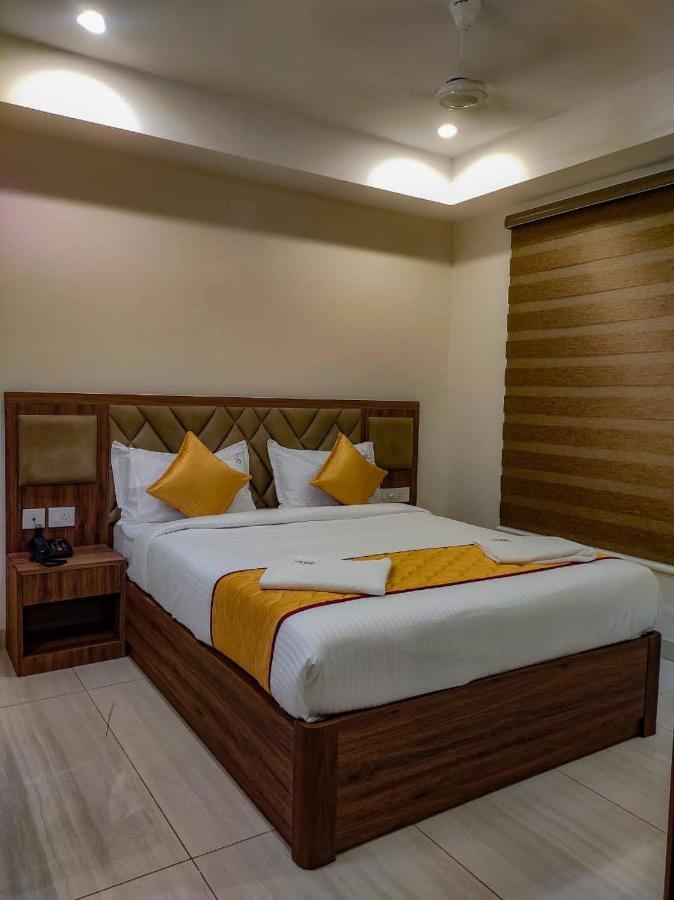 Rr Mount Elite Suites Čennai Exteriér fotografie