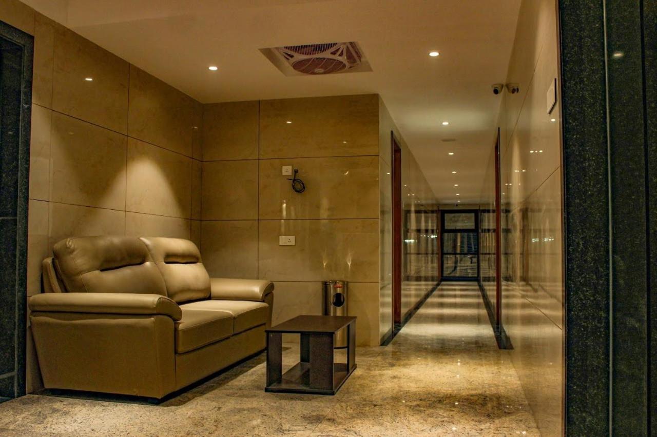 Rr Mount Elite Suites Čennai Exteriér fotografie
